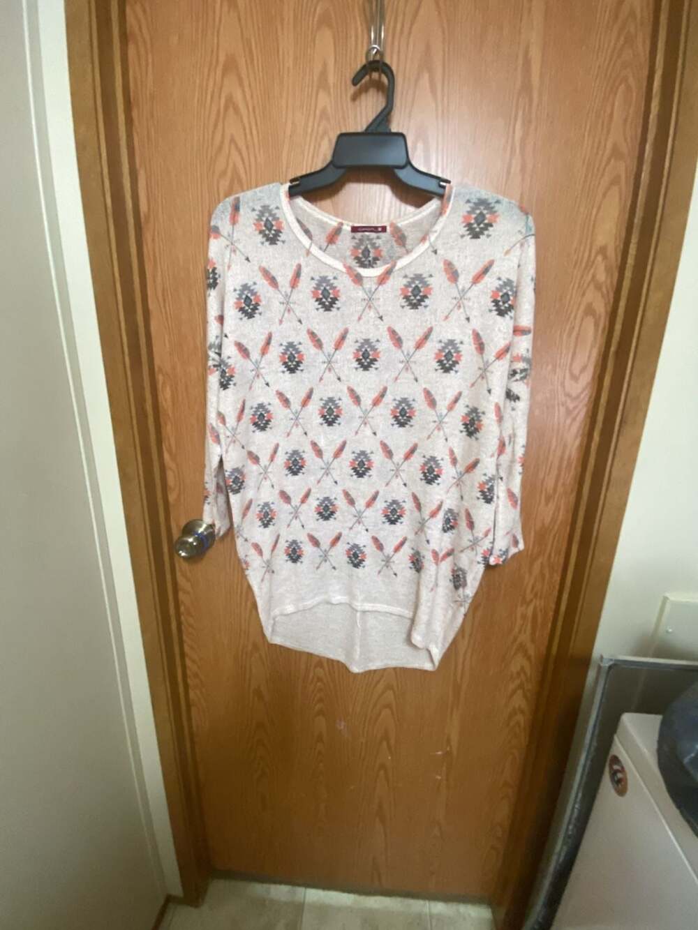 Silvergate Women's Southwestern Arrow Pattern Knit Tunic Top
